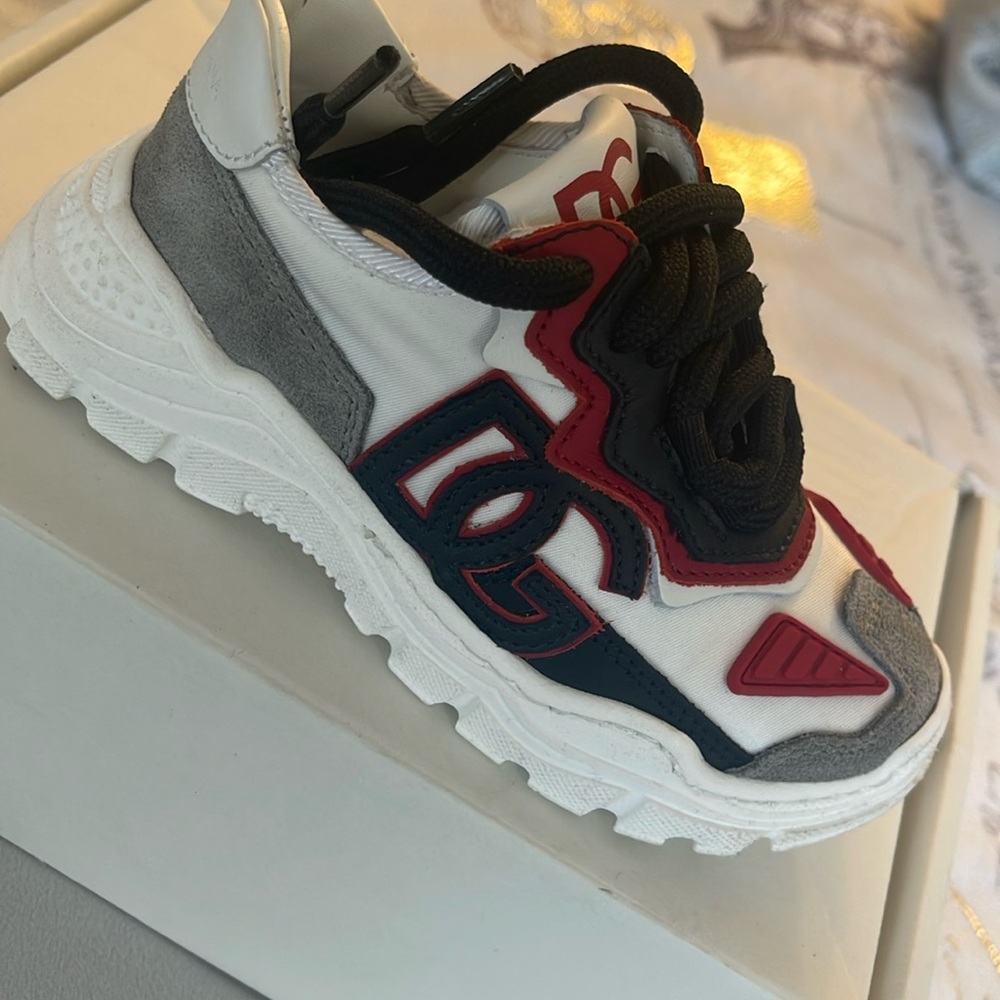 Dolce & Gabbana toddler sneaker EU size 24 US size 8